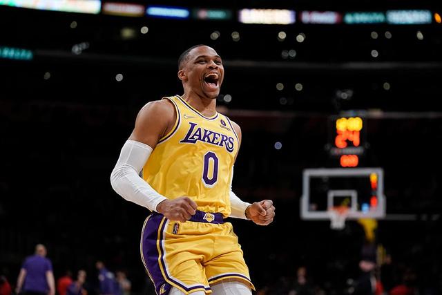 15年9号秀一年合同重返太阳 NBA生涯场均8.8分